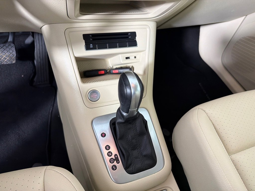 Used 2017 Volkswagen Tiguan Wolfsburg Edition image 19