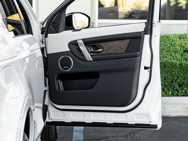 New 2025 Land Rover Discovery Sport S image 25