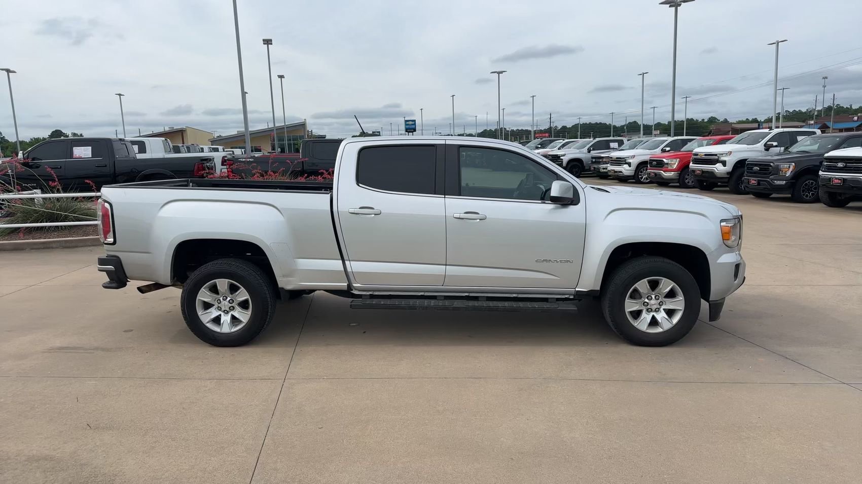 Used 2016 GMC Canyon SLE RWD image 9