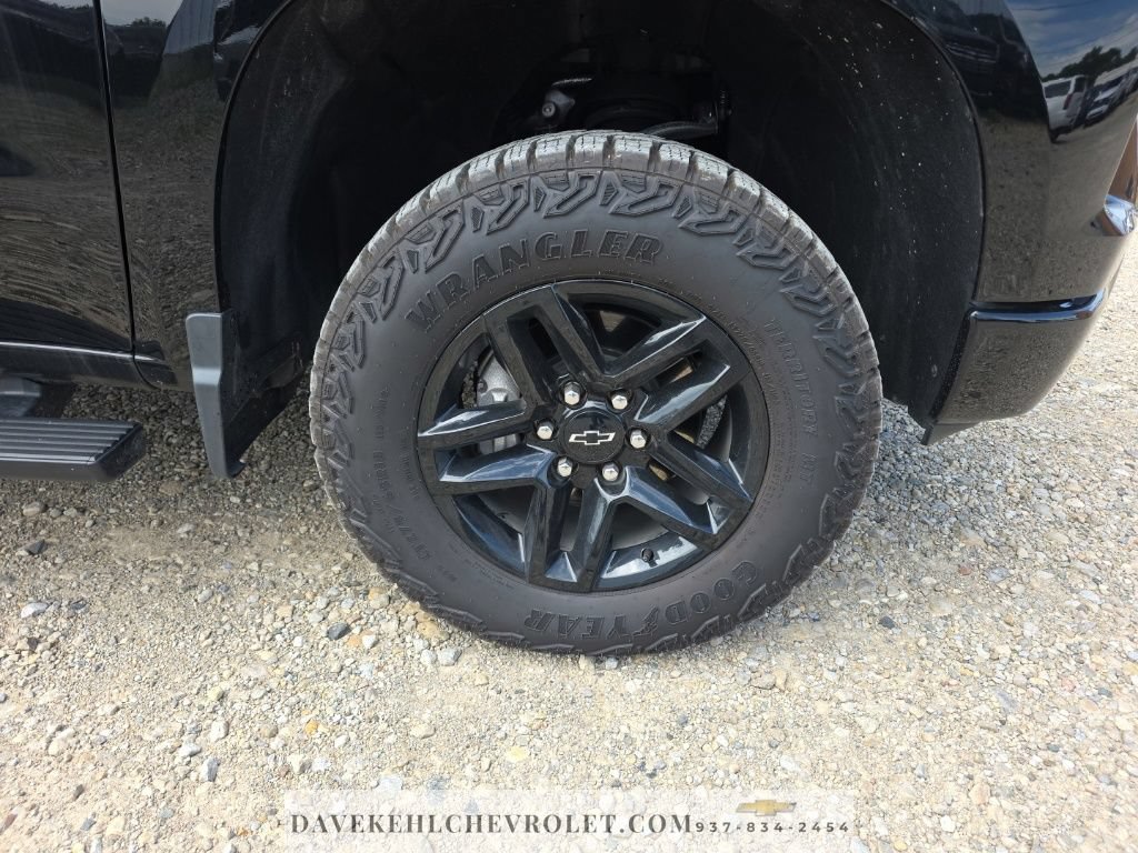 Used 2025 Chevrolet Silverado 1500 LT Trail Boss w/ LT Trail Boss Premium Package AWD/4WD image 9