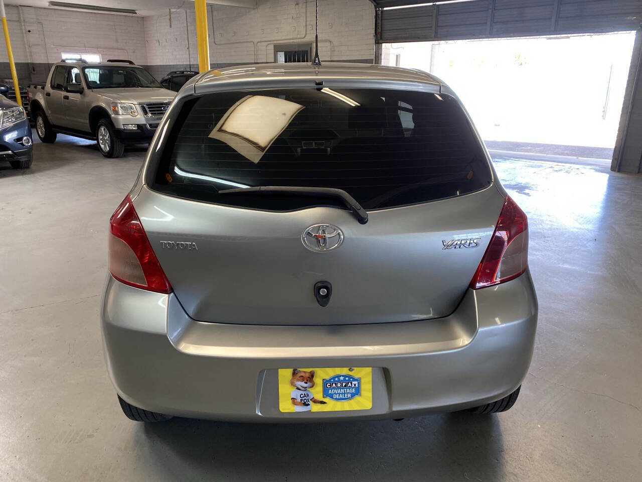 Used 2008 Toyota Yaris 2-Door Hatchback image 5