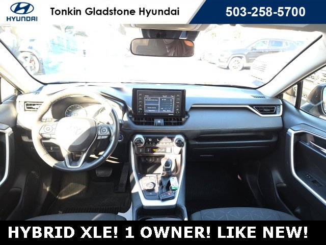 Used 2020 Toyota RAV4 XLE image 29