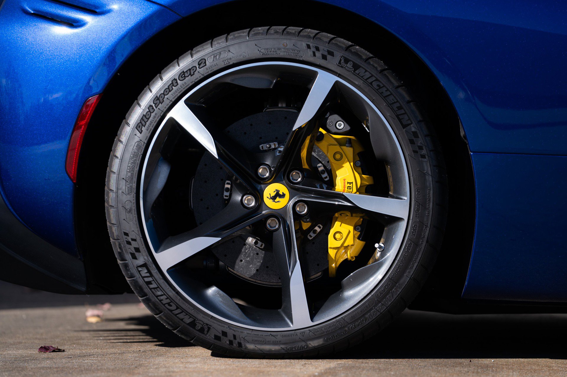 Used 2025 Ferrari SF90 Spider image 35