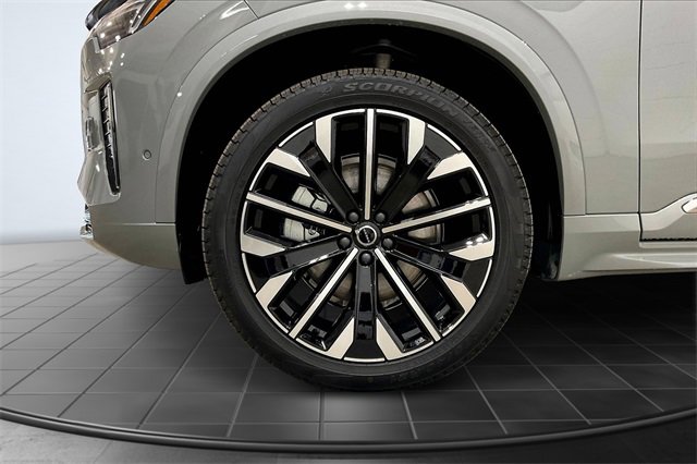 New 2026 Volvo XC90 B6 Plus w/ Protection Package image 13