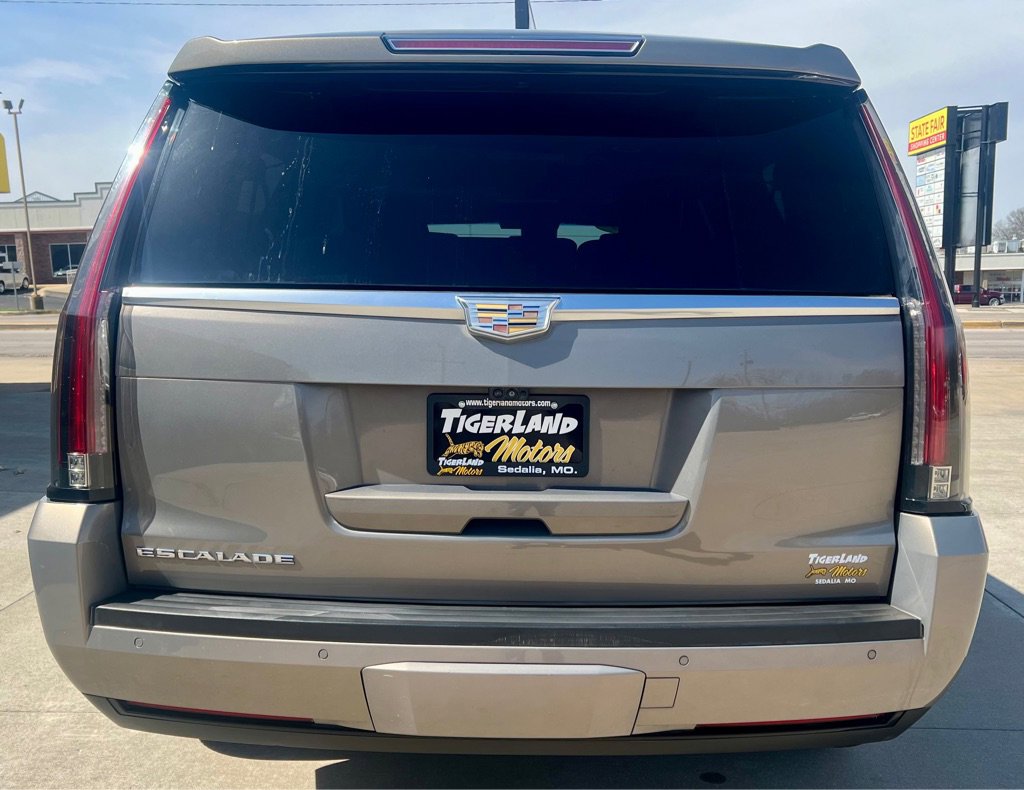 Used 2017 Cadillac Escalade ESV Platinum image 6
