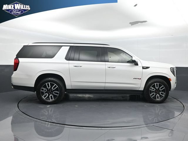 Used 2022 GMC Yukon XL AT4 AWD/4WD image 8