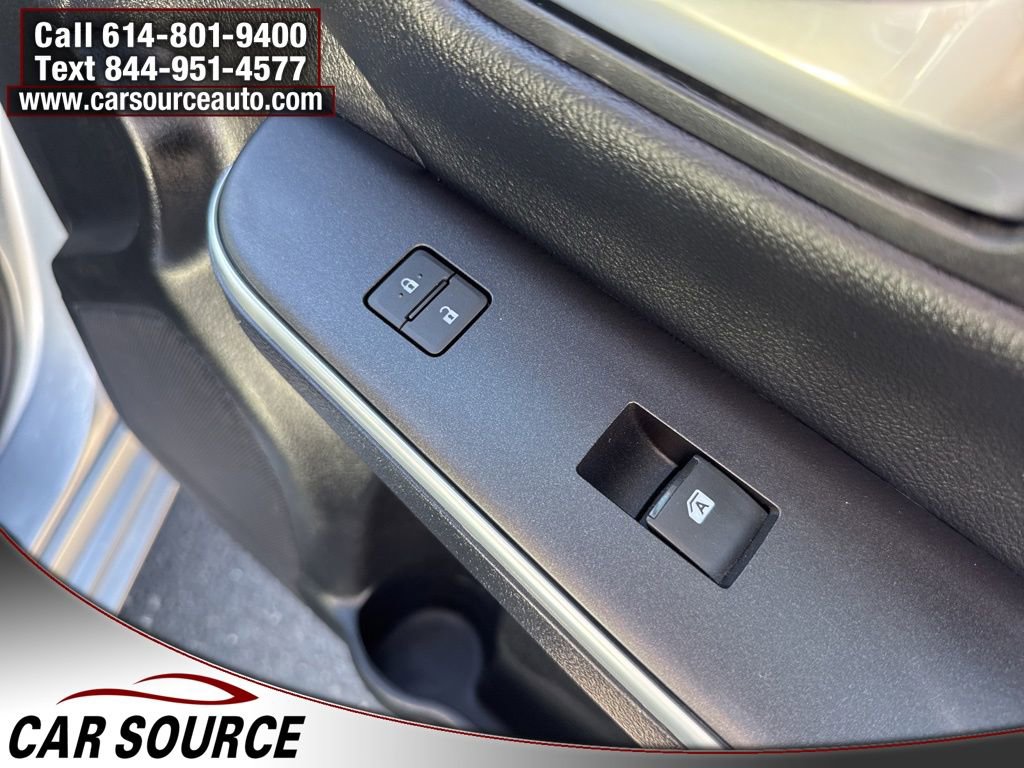 Used 2016 Toyota Camry LE image 29