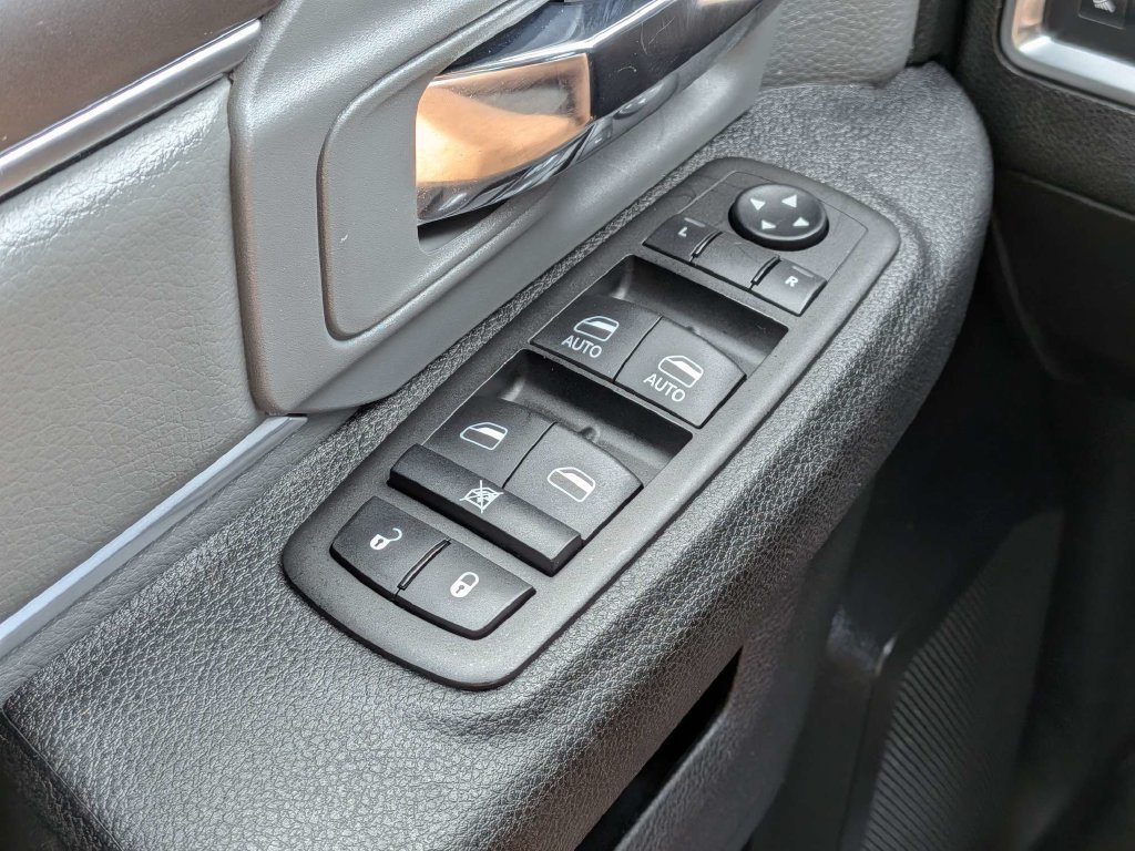 Used 2024 RAM 1500 Classic SLT AWD/4WD image 21
