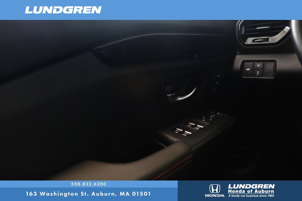Used 2025 Honda Pilot TrailSport image 31