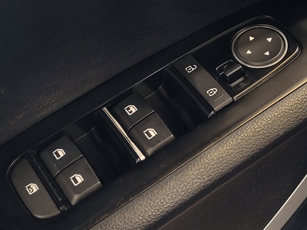 Used 2020 Kia Soul LX FWD image 27