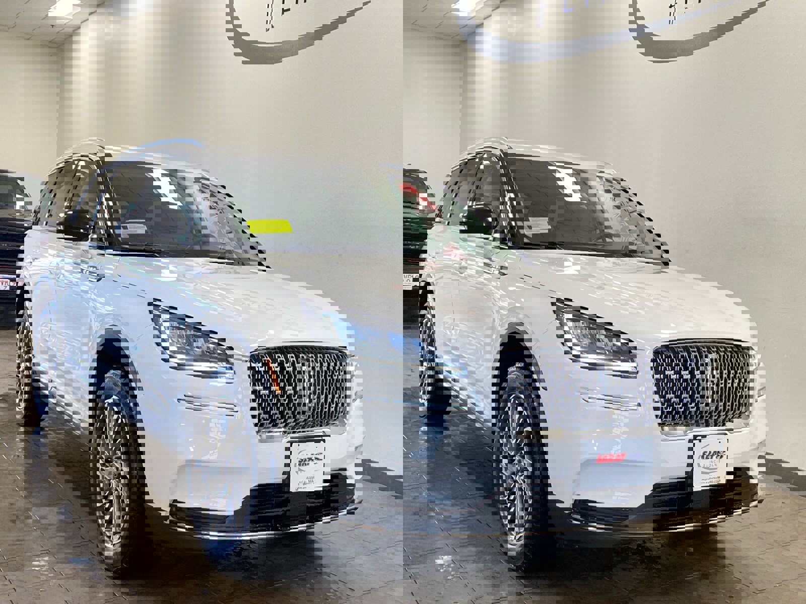 Used 2022 Lincoln Corsair AWD w/ Equipment Group 101A image 2