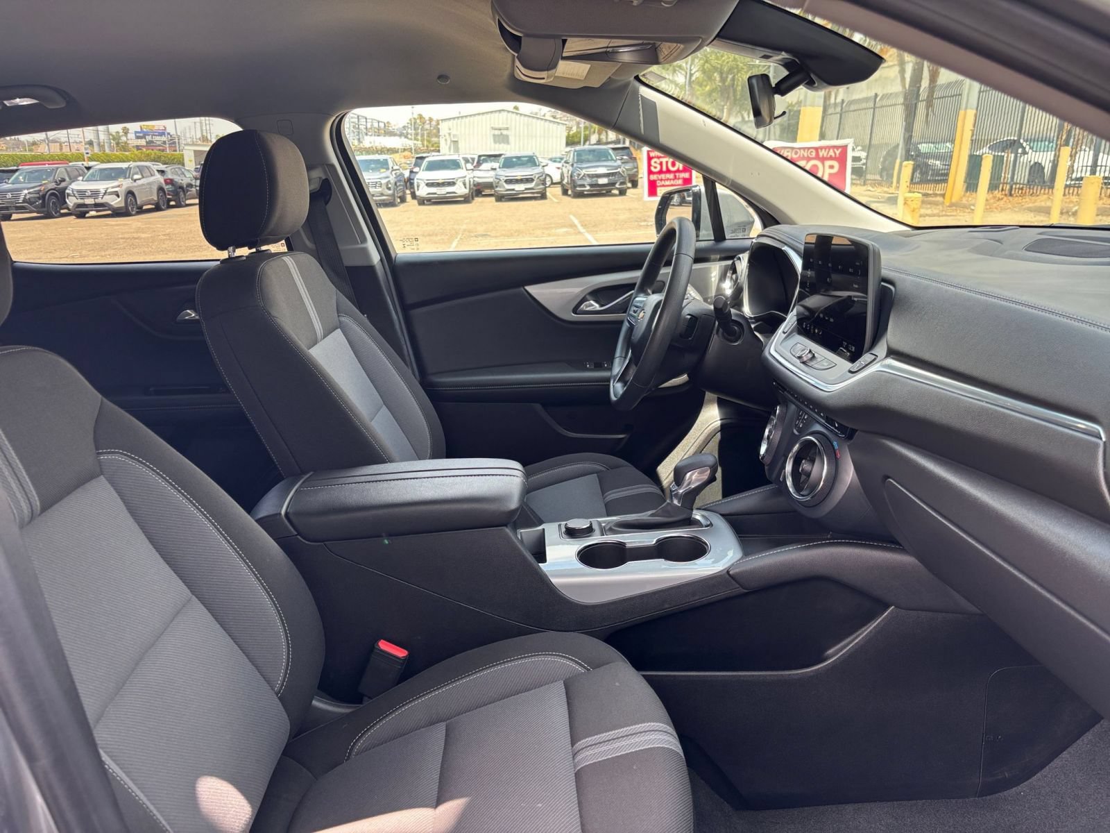 Used 2025 Chevrolet Blazer LT FWD image 32