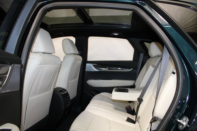 Certified 2025 Cadillac XT5 Sportv w/ Technology Package image 9
