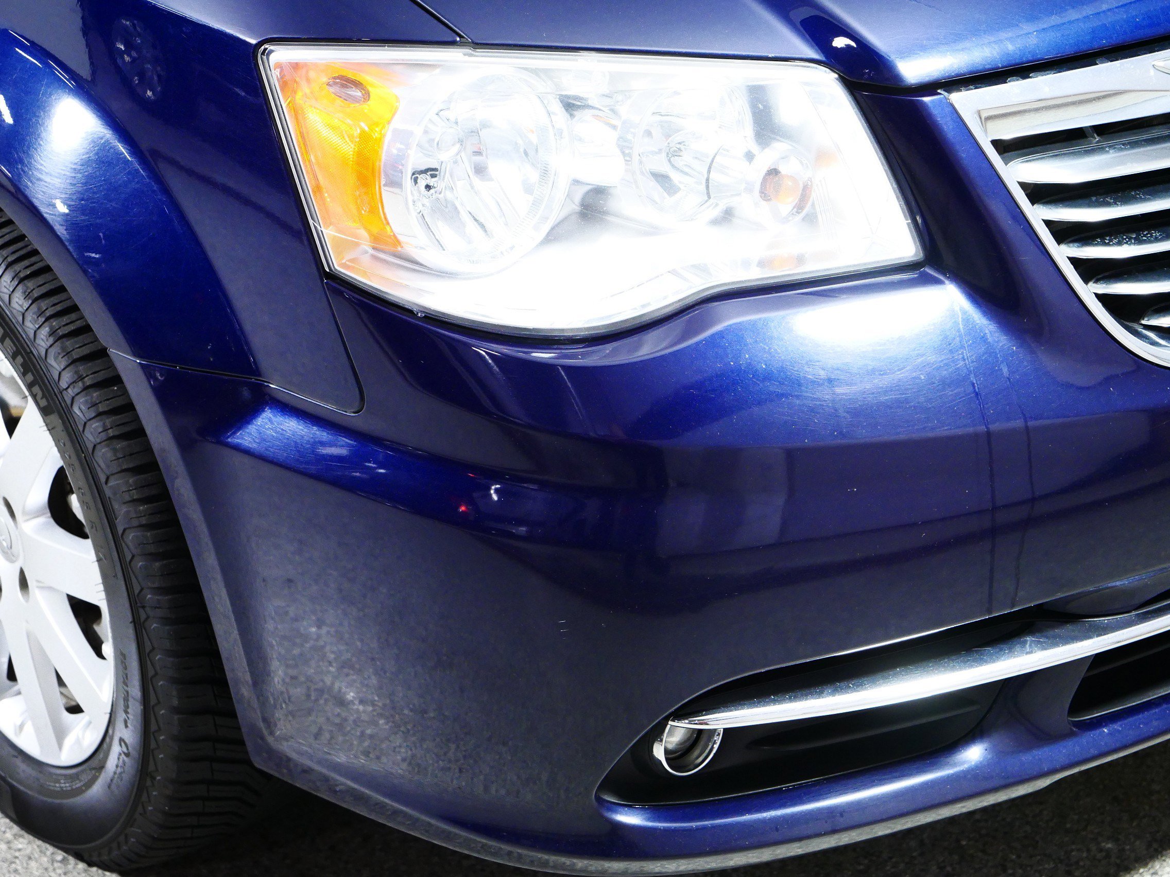 Used 2015 Chrysler Town & Country Touring w/ Driver Convenience Group FWD image 16