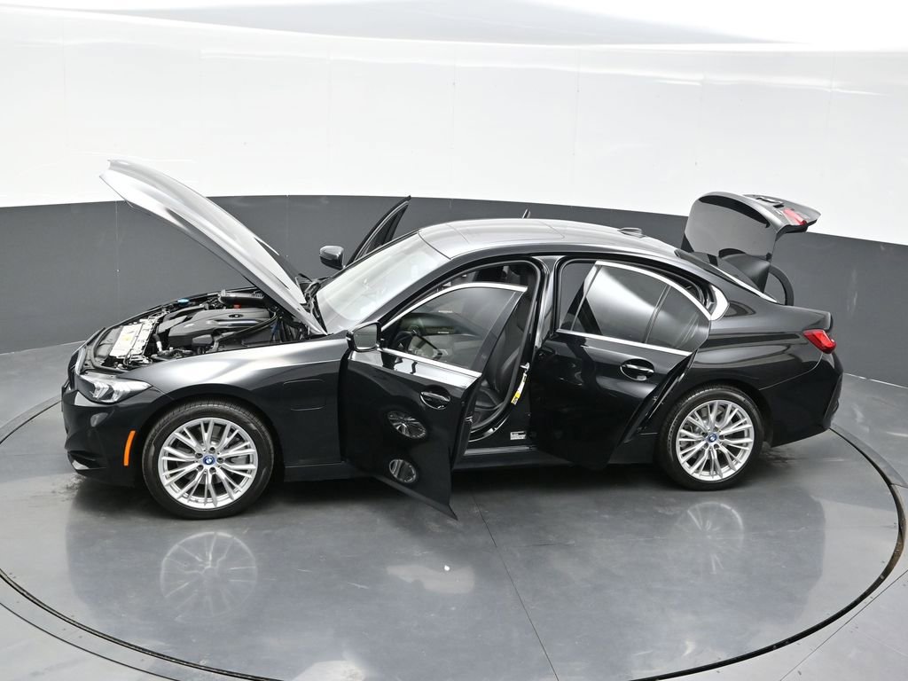 Used 2024 BMW 330e xDrive image 39