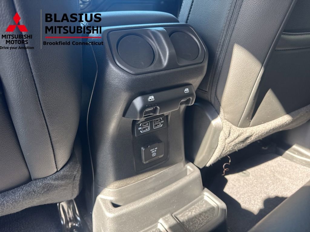 Used 2023 Jeep Wrangler Unlimited Sahara image 40