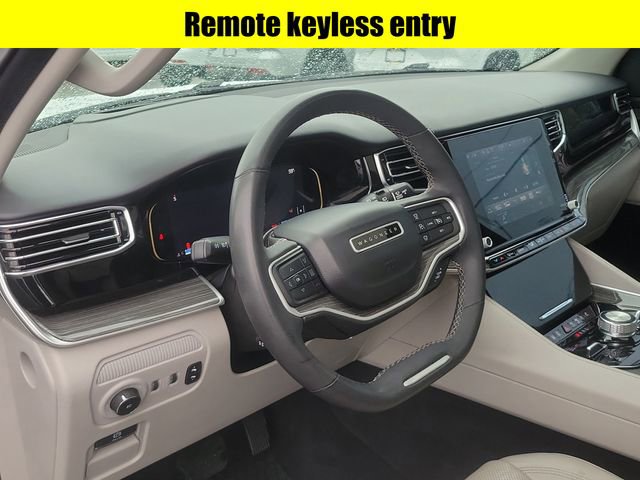 Used 2022 Jeep Wagoneer Series III w/ Premium Group I AWD/4WD image 23