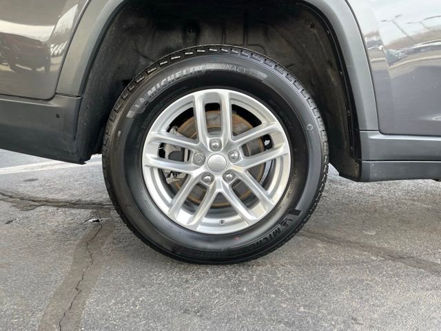 Used 2025 Jeep Grand Cherokee L Laredo image 35