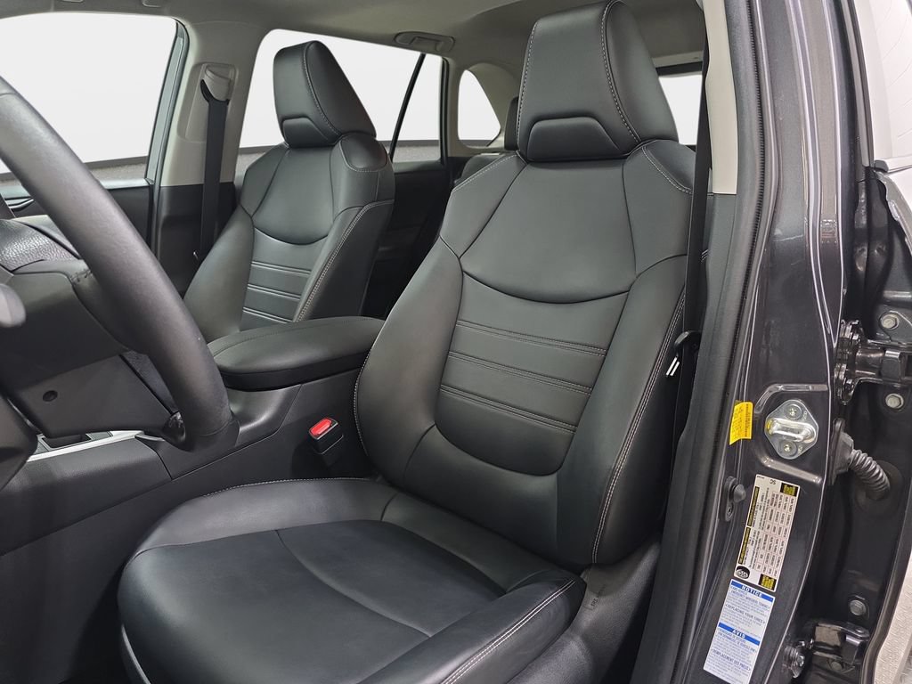 Used 2021 Toyota RAV4 XLE Premium AWD/4WD image 14