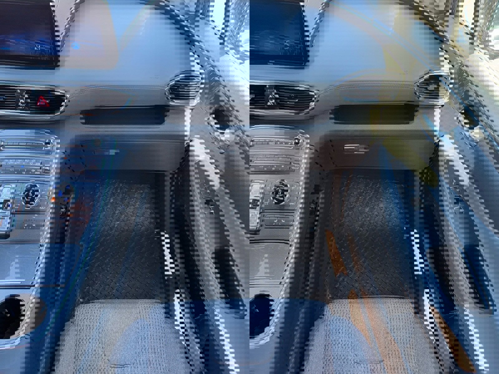 Used 2023 Hyundai Santa Fe SEL image 15