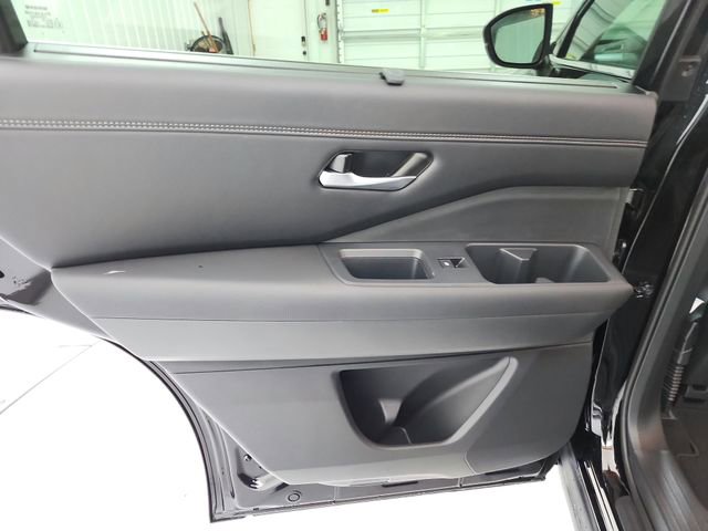 New 2026 Nissan Pathfinder Platinum image 37