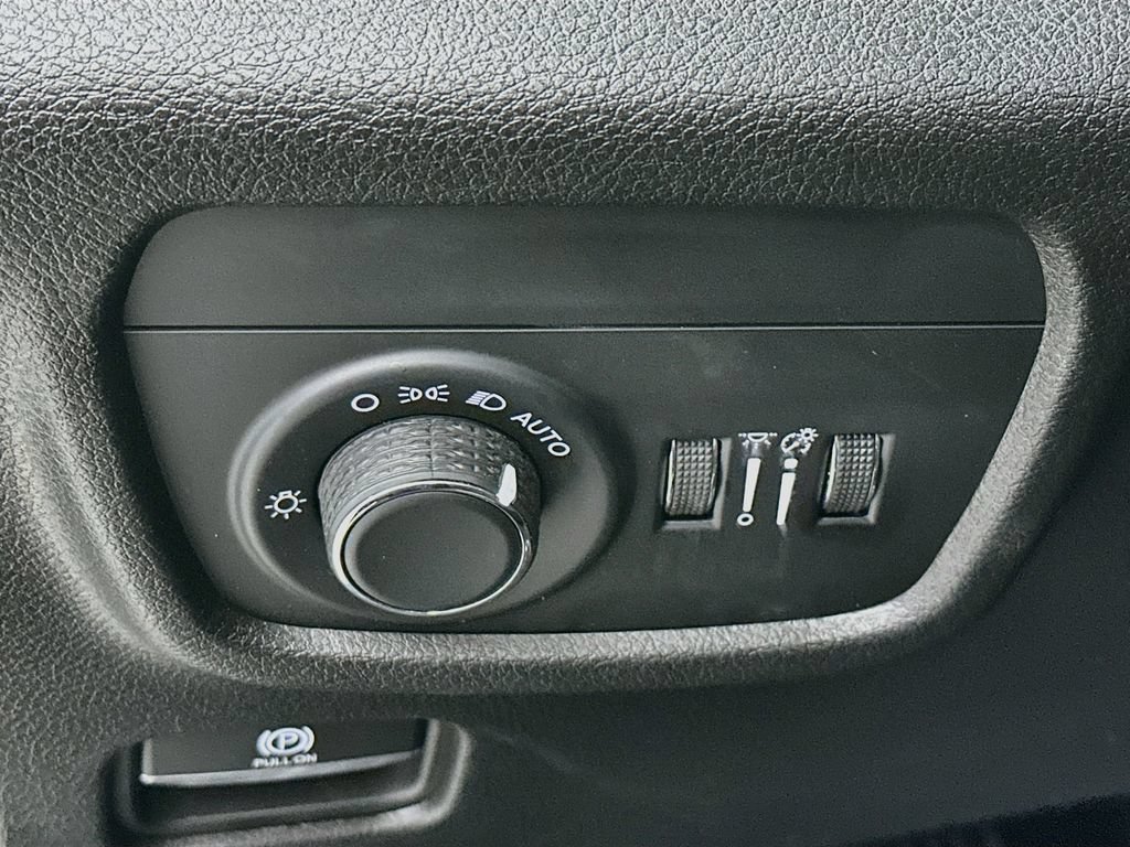 Certified 2023 Jeep Grand Cherokee Altitude AWD/4WD image 18