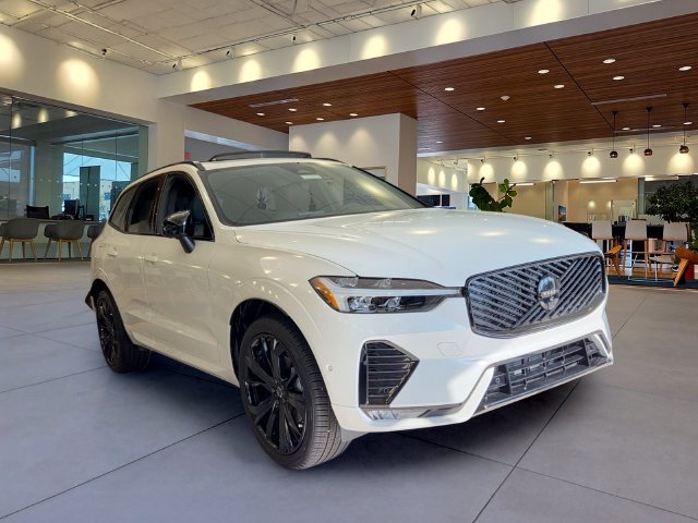 New 2026 Volvo XC60 B5 Ultra w/ Protection Package Premier AWD/4WD image 4