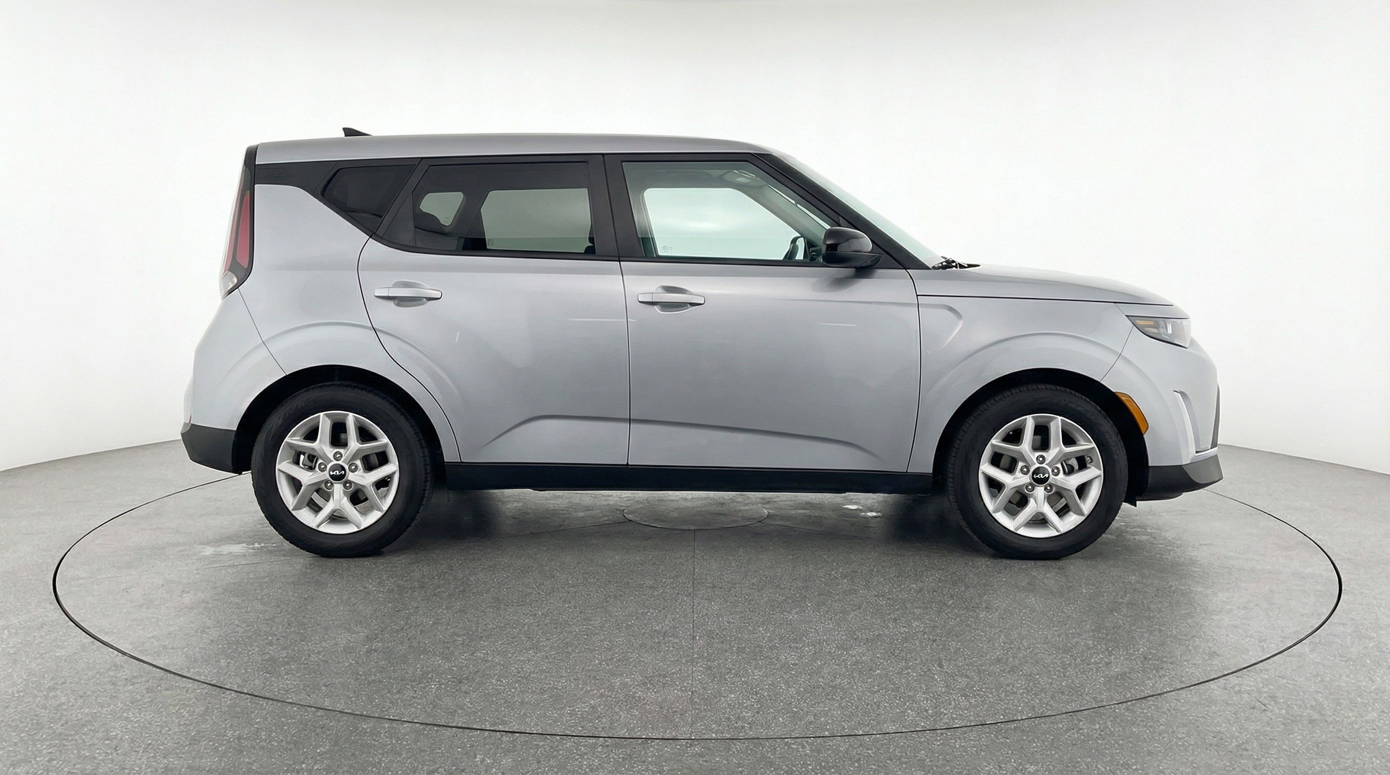 Used 2025 Kia Soul LX w/ LX Technology Package image 11