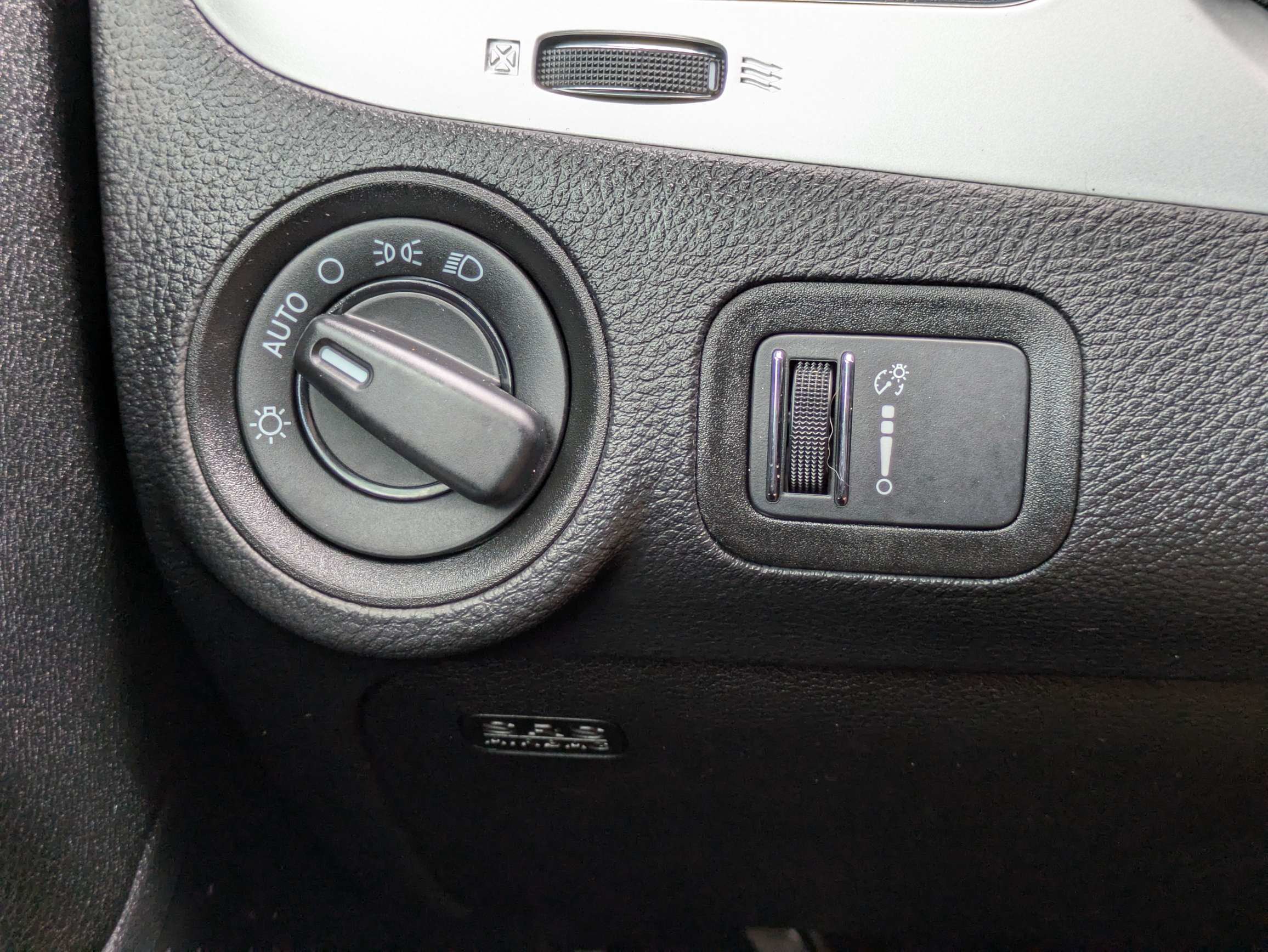 Used 2020 Dodge Journey SE w/ Blacktop Package FWD image 33