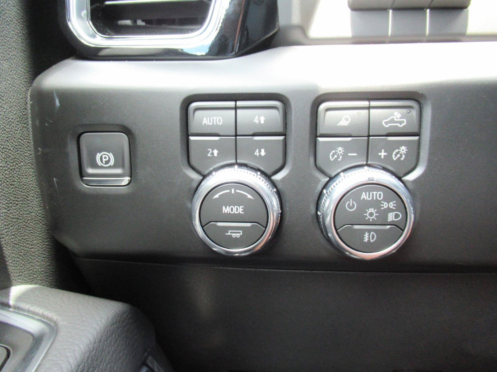 New 2026 GMC Sierra 1500 Denali w/ Denali Reserve Package AWD/4WD image 24