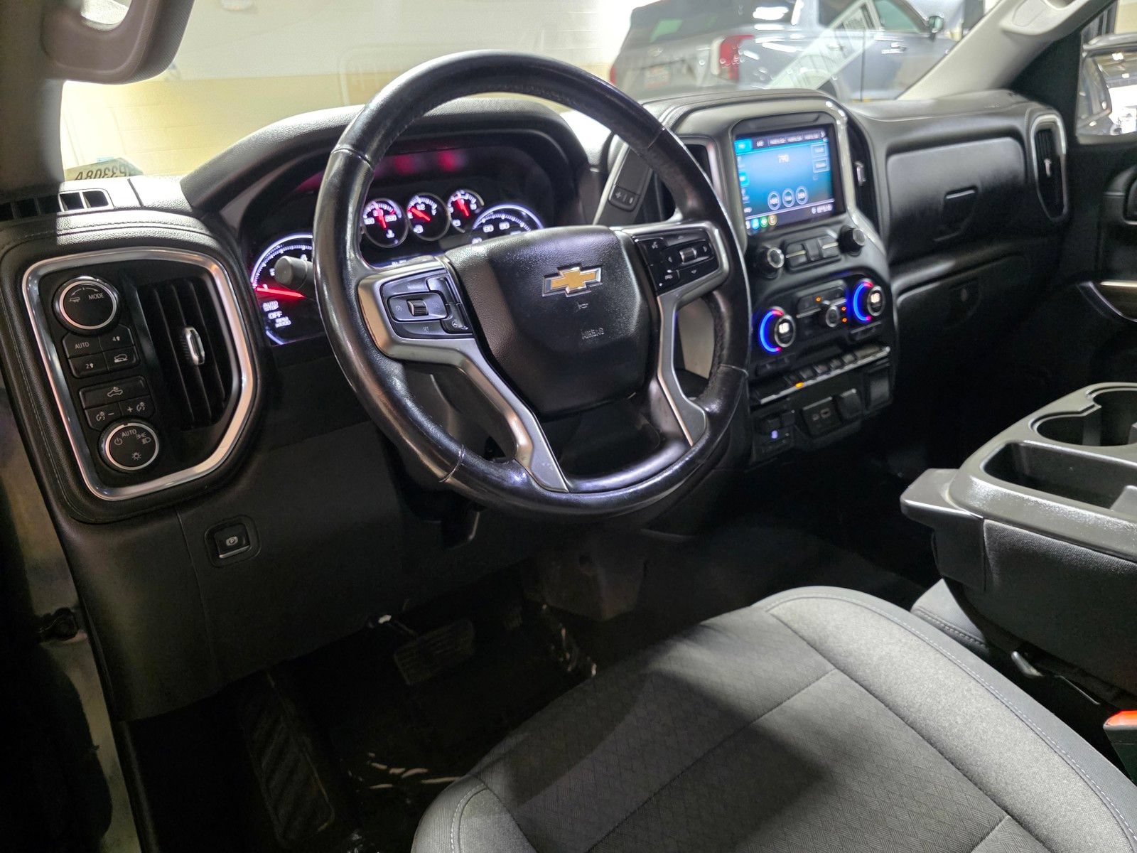 Used 2020 Chevrolet Silverado 1500 LT w/ All-Star Edition AWD/4WD image 26