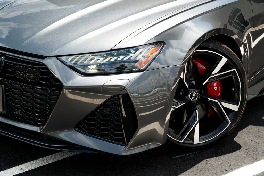 Used 2022 Audi RS 6 w/ Executive Package AWD/4WD image 3