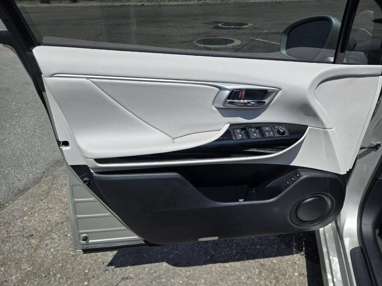 Used 2018 Toyota Mirai image 20