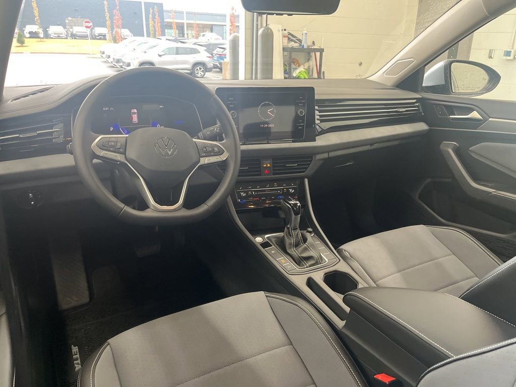 New 2026 Volkswagen Jetta SE image 11