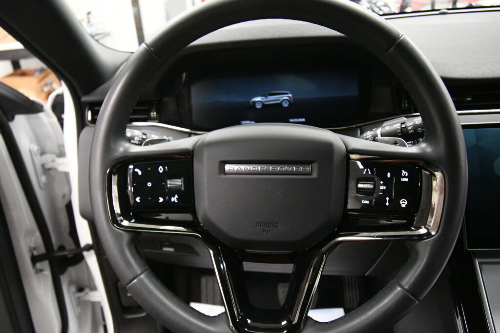 Used 2024 Land Rover Range Rover Evoque S image 12