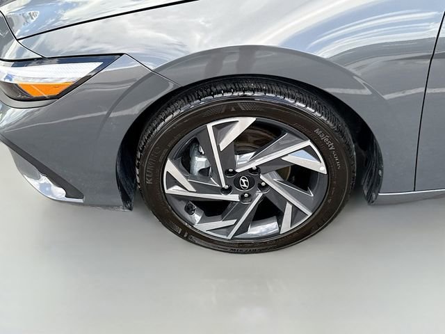 Certified 2025 Hyundai Elantra Sport FWD image 29