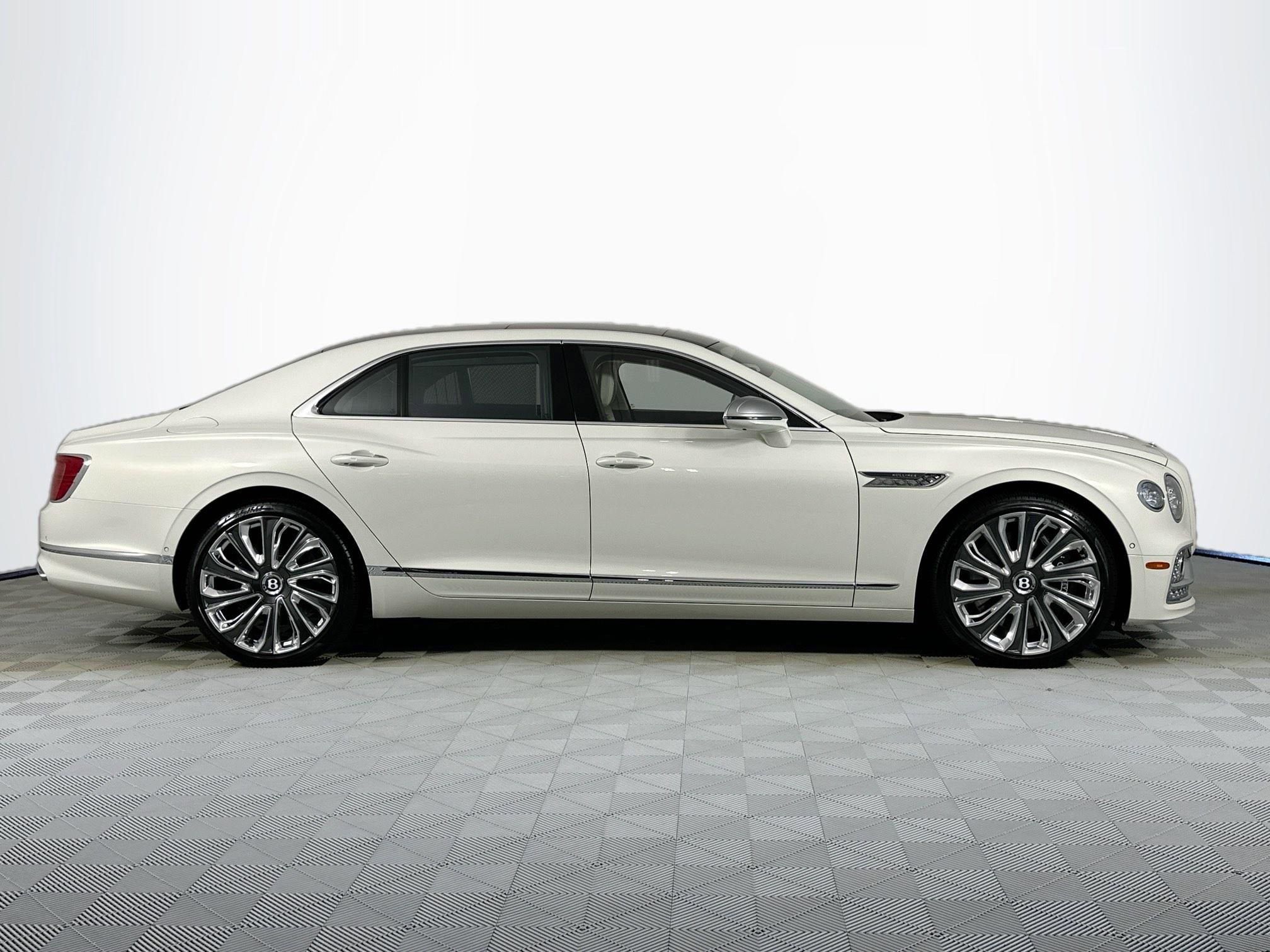 Used 2024 Bentley Flying Spur W12 image 5