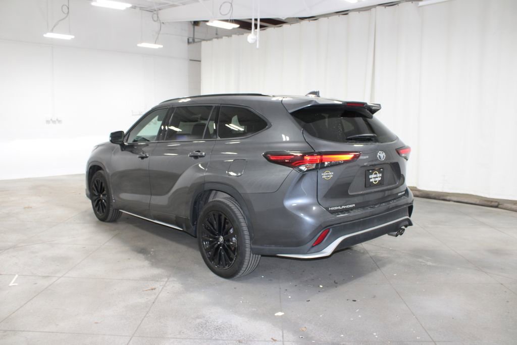 Used 2025 Toyota Highlander XSE image 7