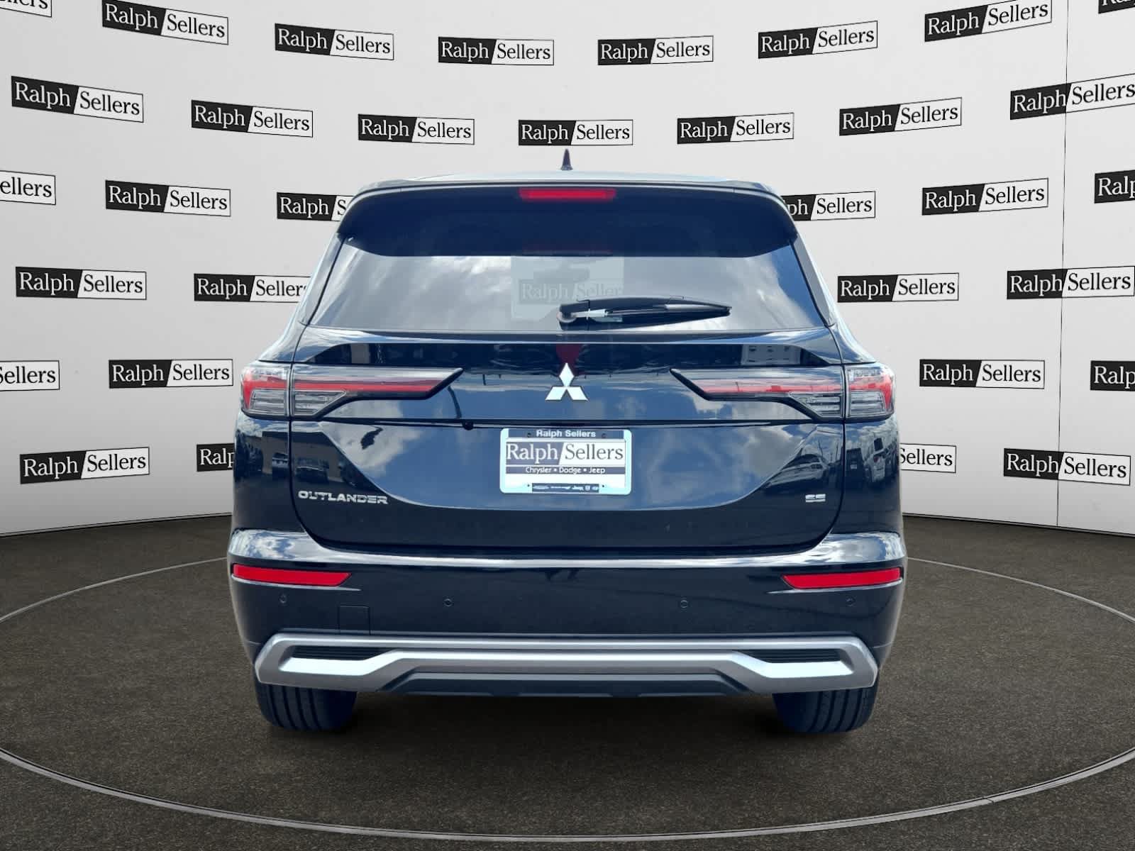 Used 2025 Mitsubishi Outlander SE AWD/4WD image 5