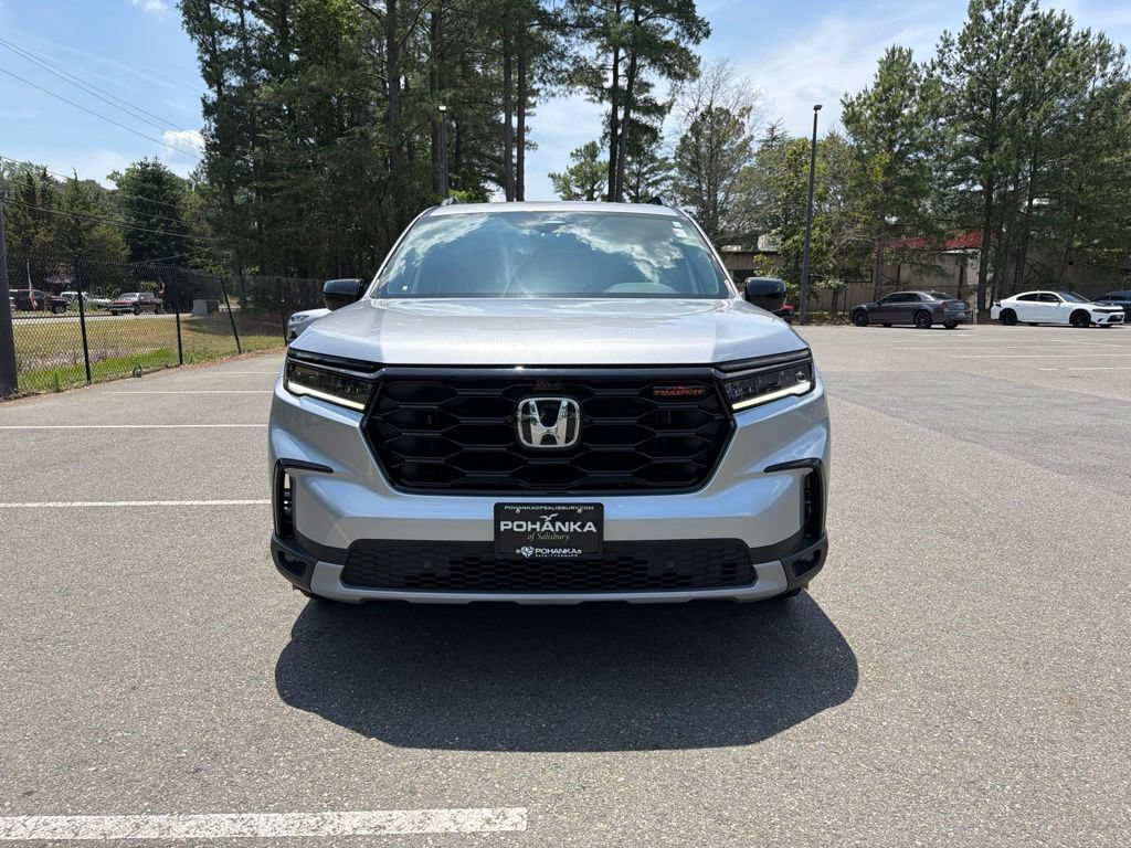Certified 2025 Honda Pilot TrailSport image 3