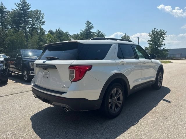 Used 2023 Ford Explorer XLT w/ Equipment Group 202A AWD/4WD image 4