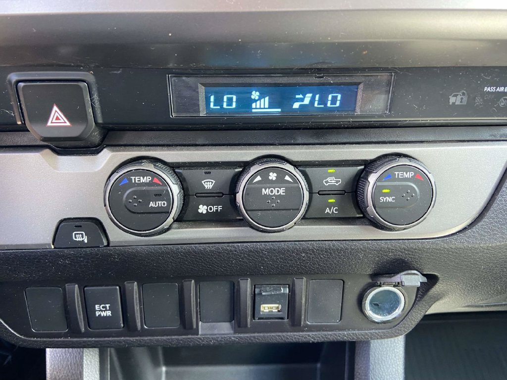 Used 2022 Toyota Tacoma SR5 RWD image 18