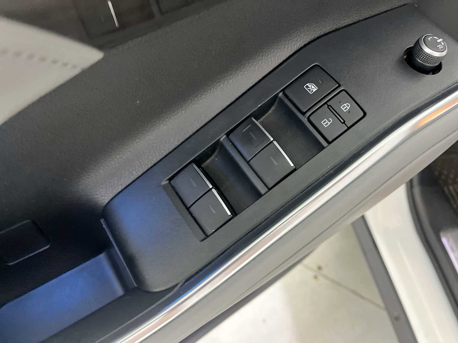 Used 2020 Toyota Highlander Platinum AWD/4WD image 21