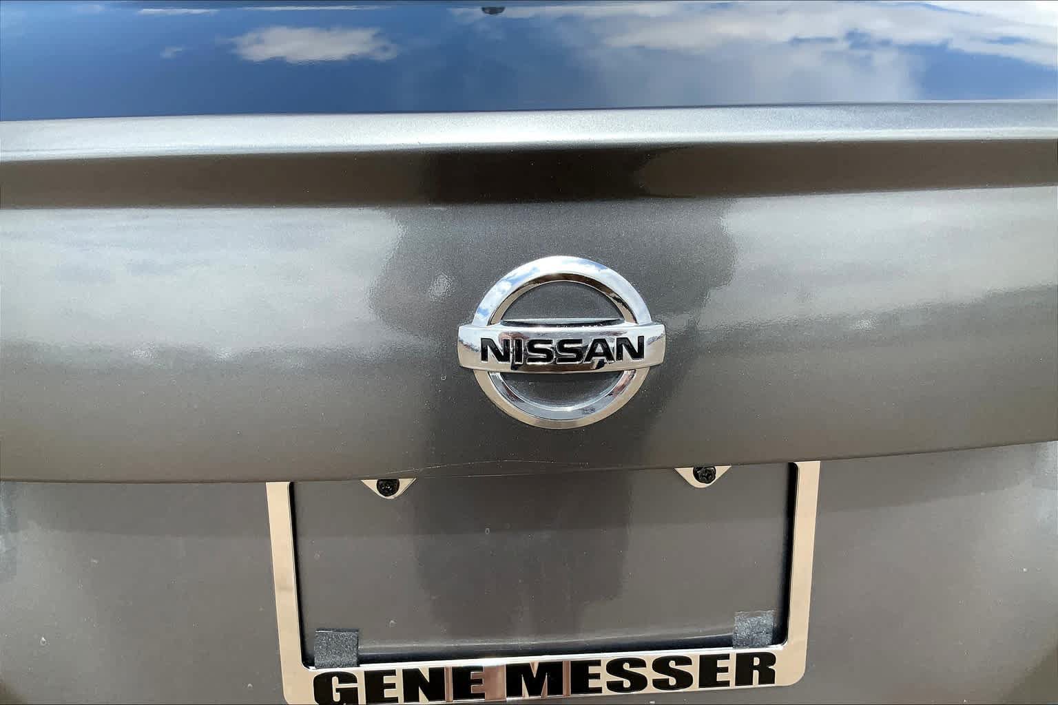 Used 2020 Nissan Versa S FWD image 30