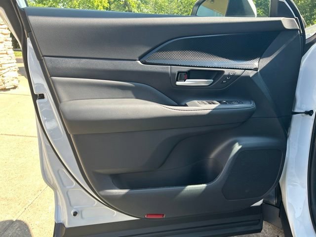 Used 2026 Toyota Grand Highlander AWD Hybrid image 30