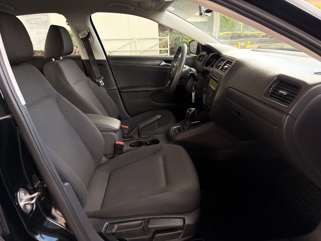 Used 2015 Volkswagen Jetta S image 22