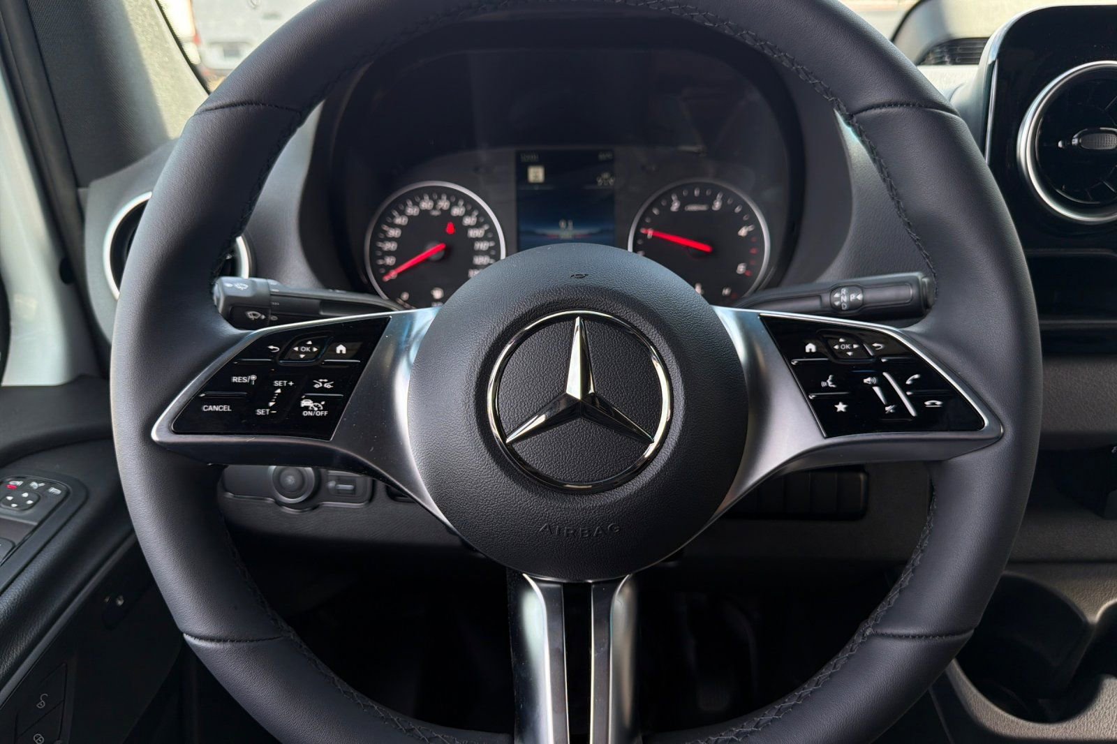 New 2025 Mercedes-Benz Sprinter 2500 image 18