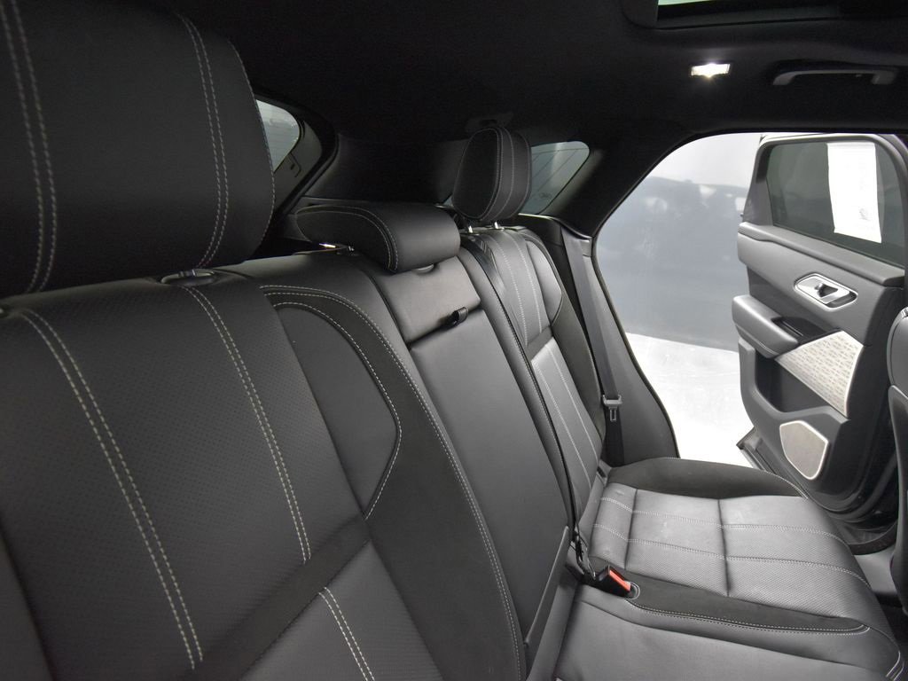 Used 2018 Land Rover Range Rover Velar R-Dynamic SE image 19