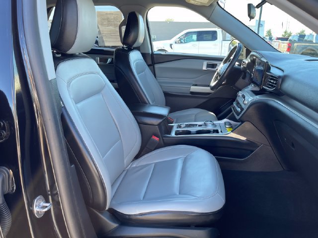 Used 2021 Ford Explorer XLT w/ Equipment Group 202A AWD/4WD image 38