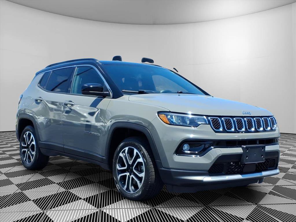 Used 2023 Jeep Compass Limited AWD/4WD image 1